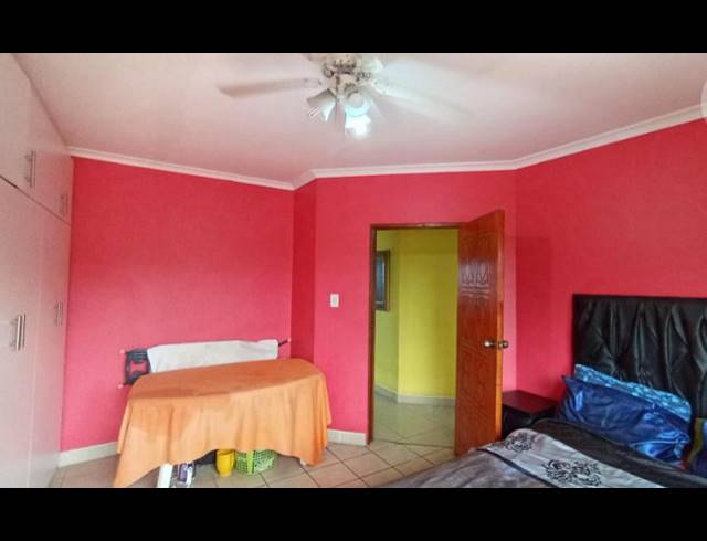 4 BEDROOM HOUSE FOR SALE IN STANGER MANOR